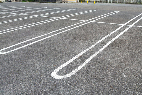 駐車場のレイアウトで稼働率は変わる？規定を踏まえたポイントを解説