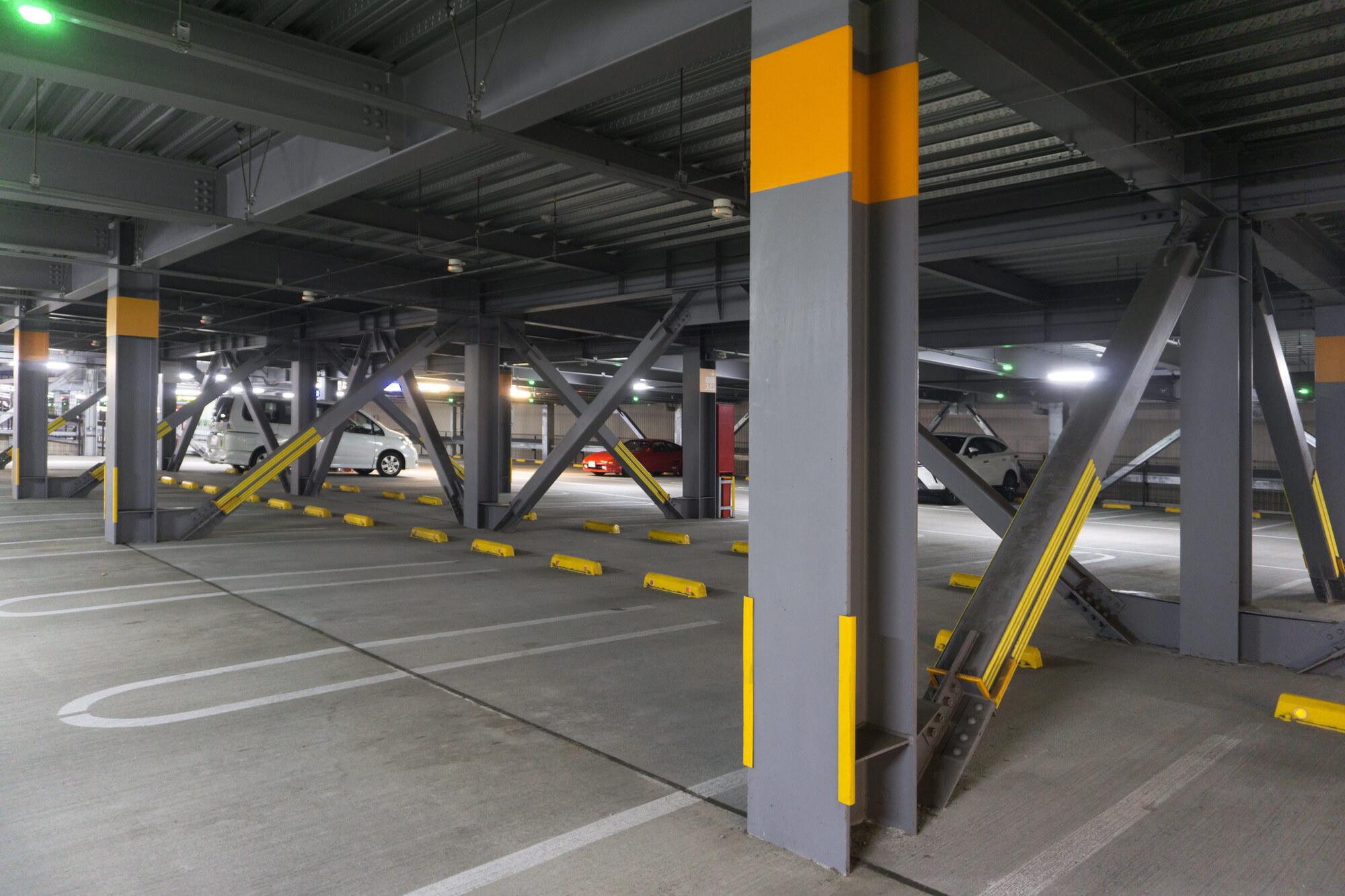 自走式立体駐車場の建設費に関わる項目
